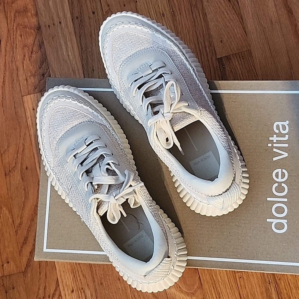 Dolce Vita Sneakers